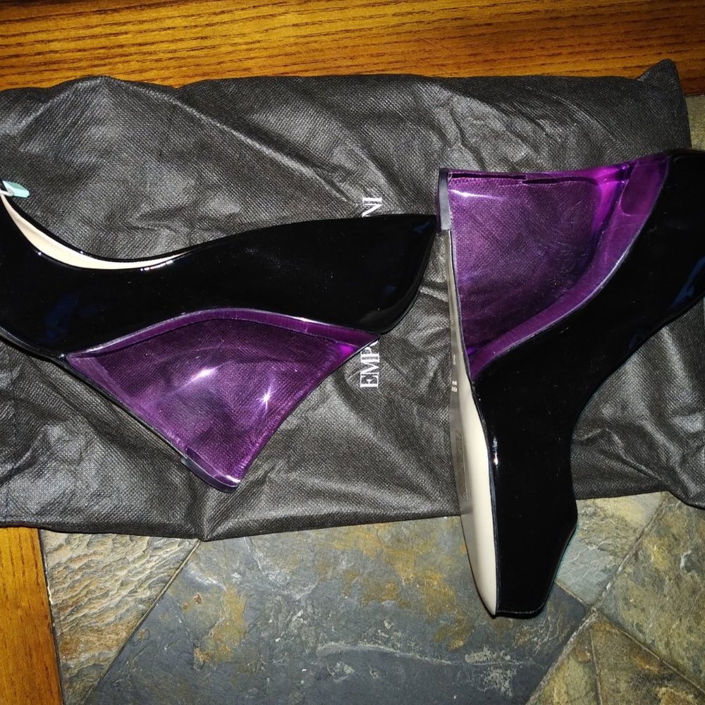 Shoe - Picture 2 of 2